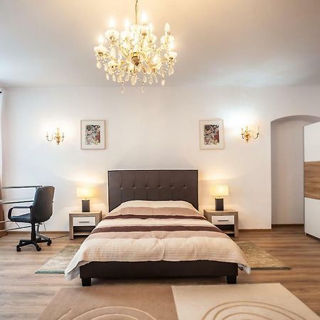 Kostas Apartments Braszów Zewnętrze zdjęcie