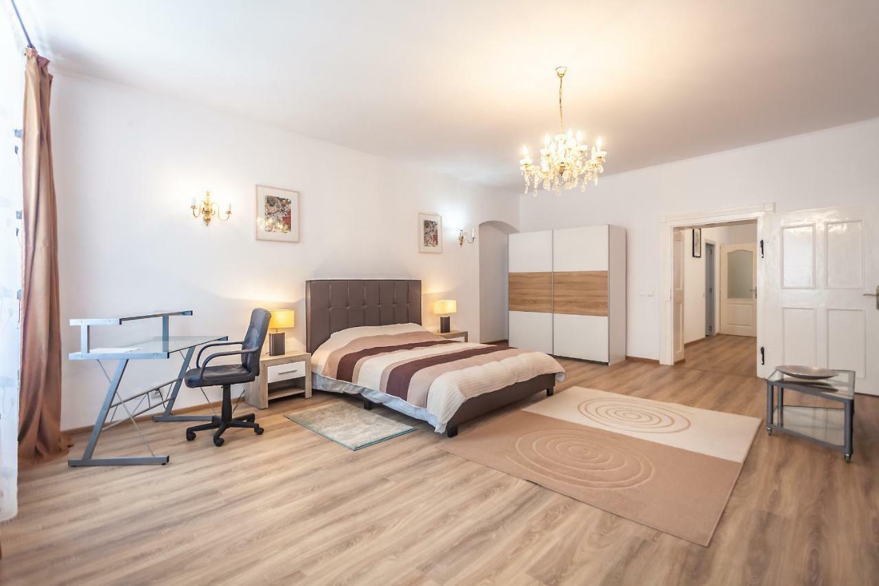 Kostas Apartments Braszów Zewnętrze zdjęcie