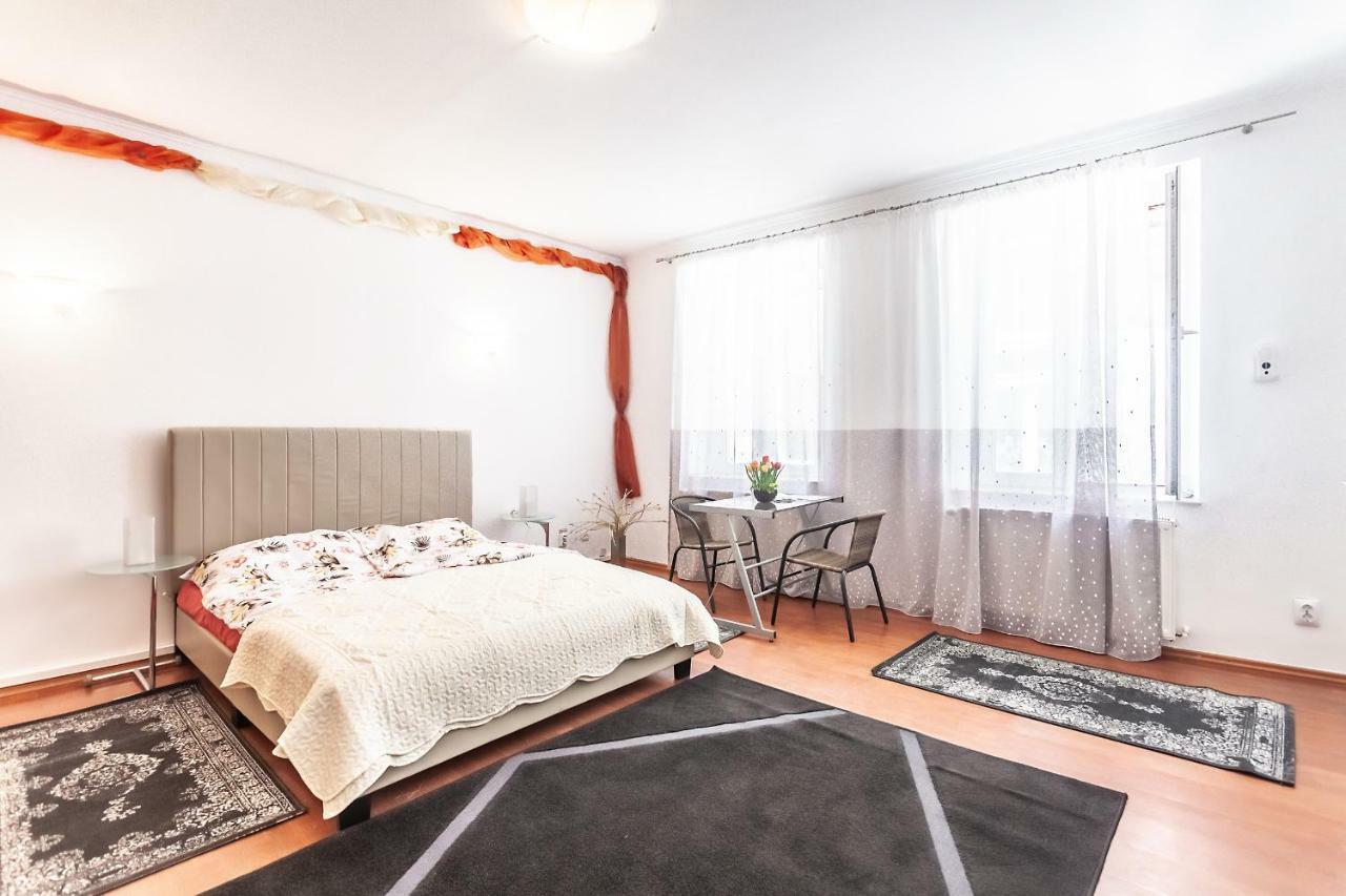 Kostas Apartments Braszów Zewnętrze zdjęcie